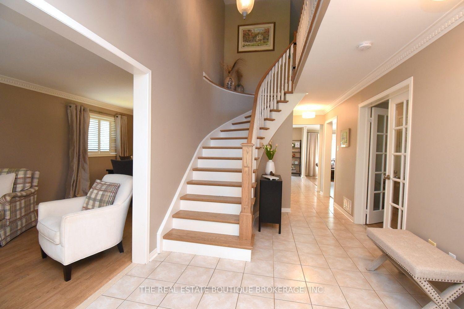 Photo 7 of 470 Amanda Crescent, Burlington, Appleby — HOMEH