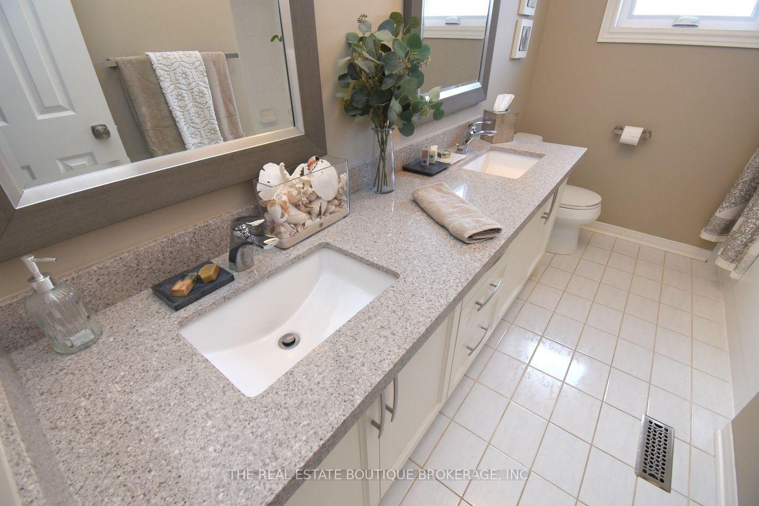 Photo 33 of 470 Amanda Crescent, Burlington, Appleby — HOMEH