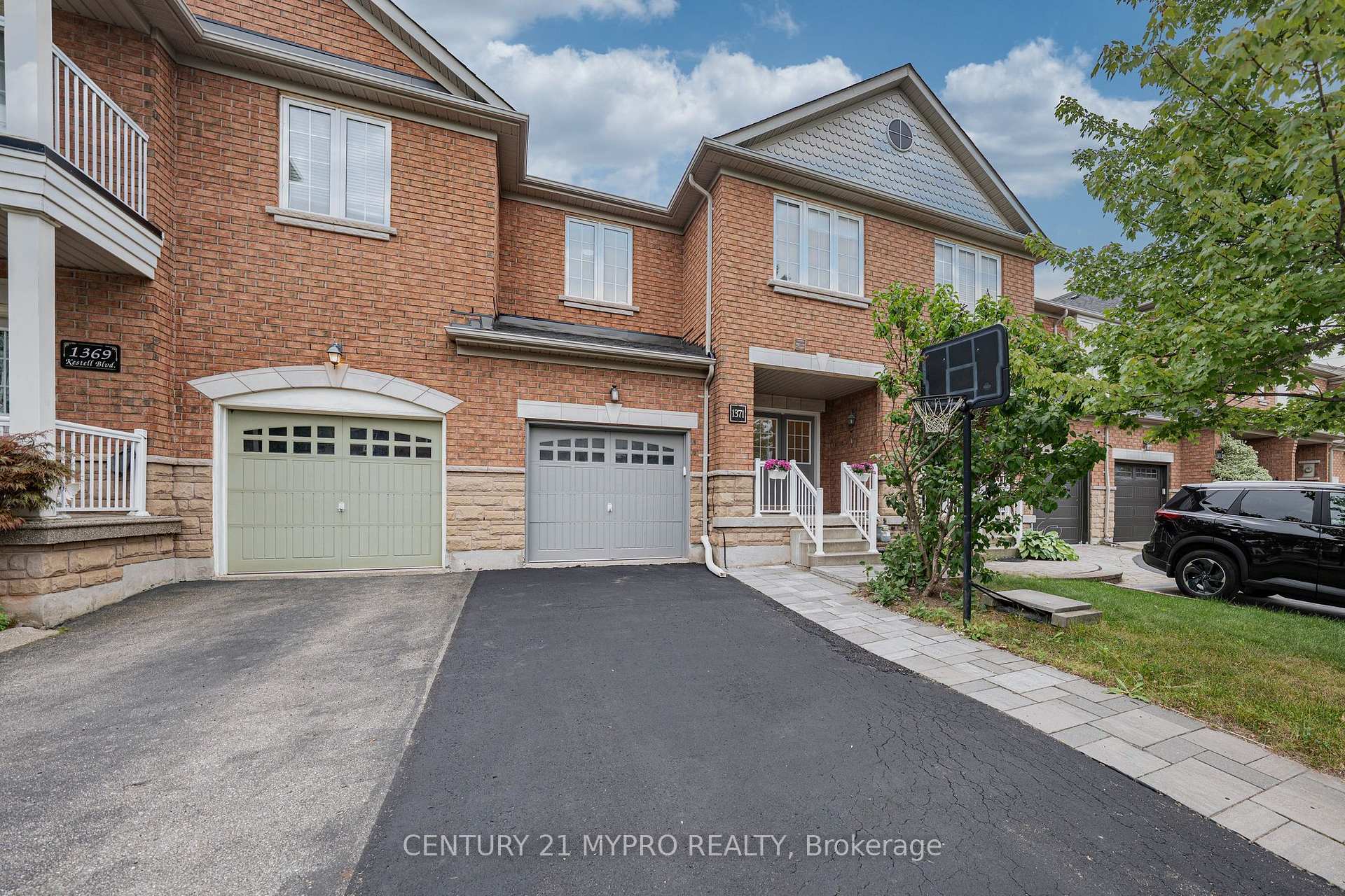 Photo 2 of 1371 Kestell Boulevard, Oakville, Joshua Creek — HOMEH
