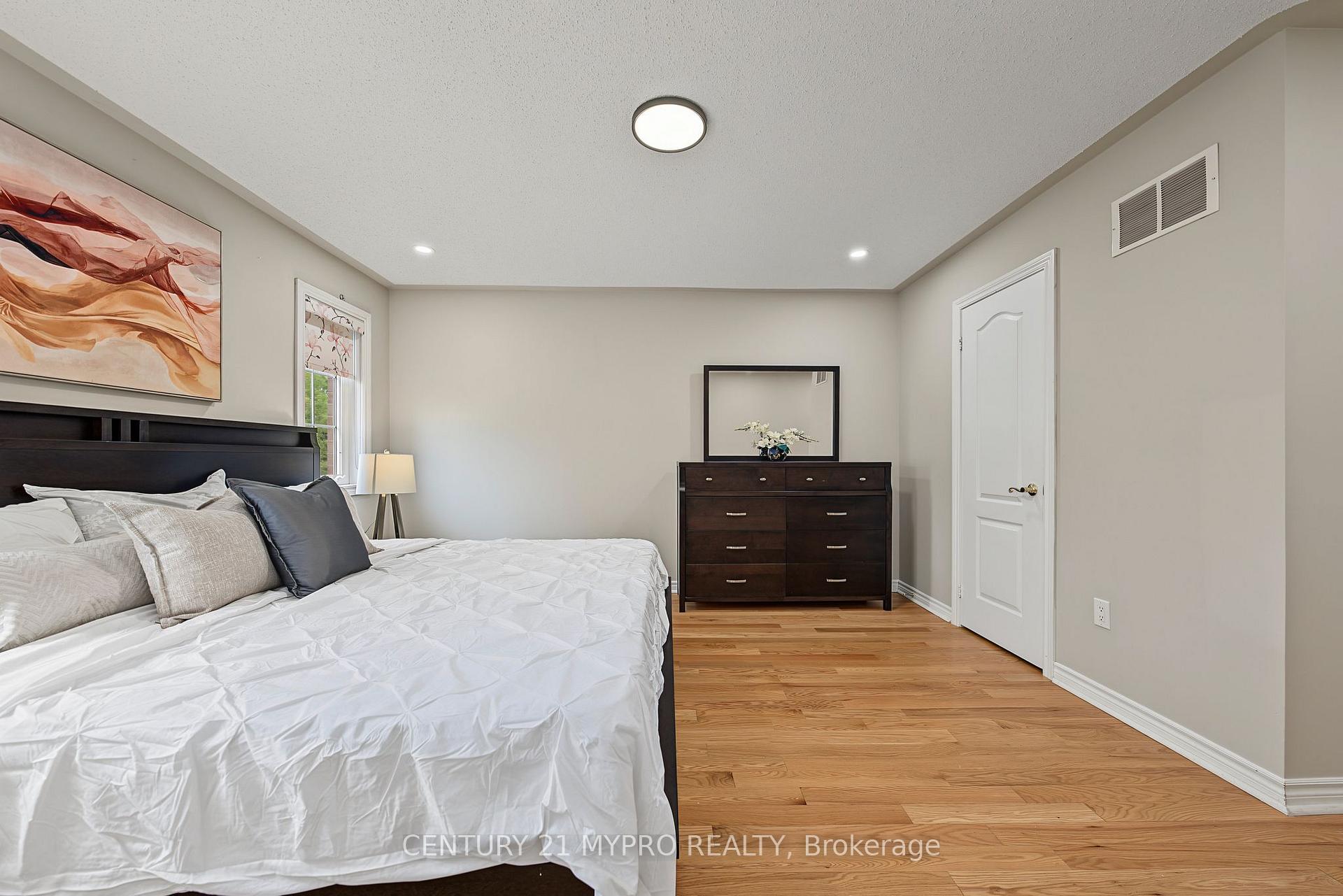Photo 23 of 1371 Kestell Boulevard, Oakville, Joshua Creek — HOMEH
