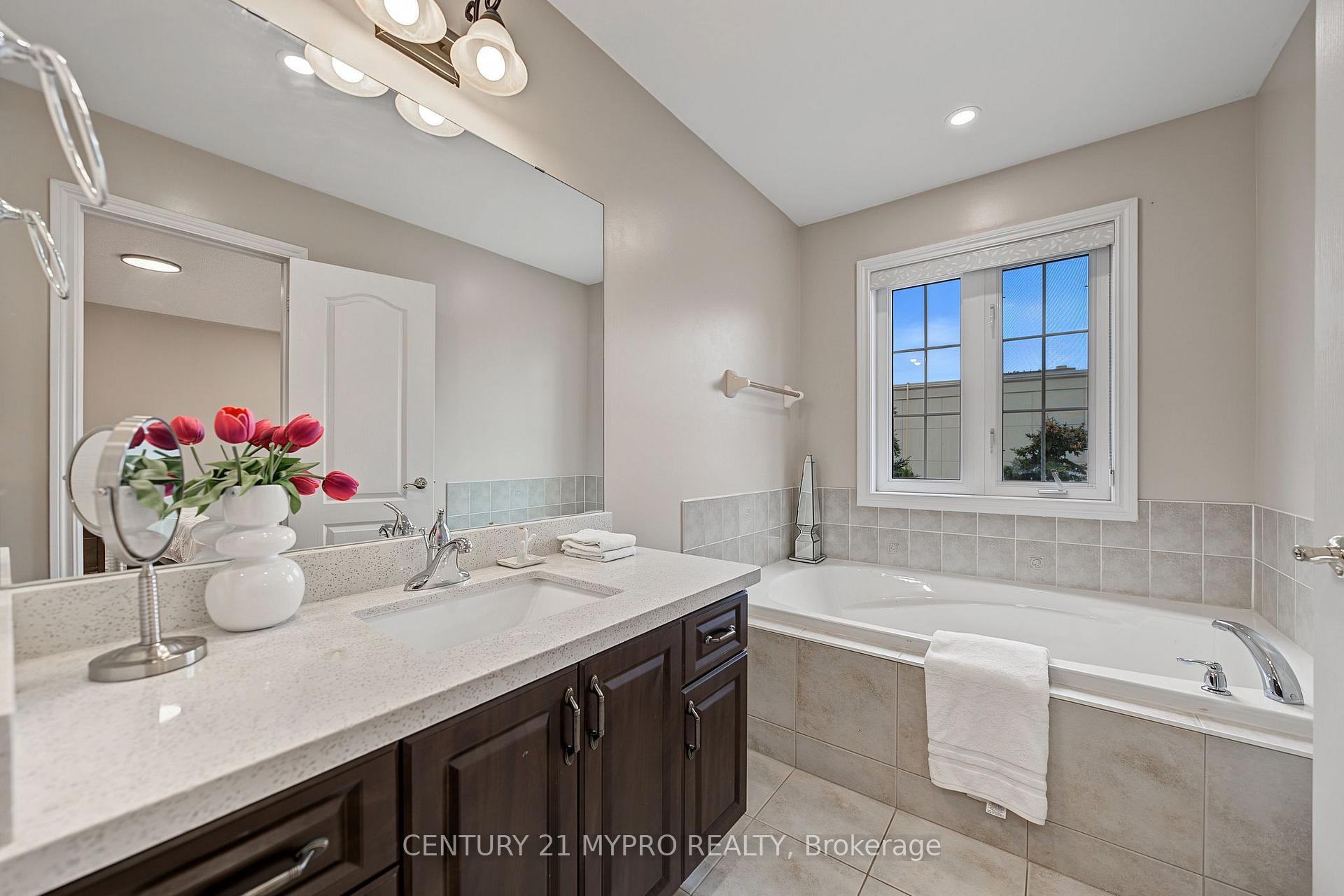 Photo 25 of 1371 Kestell Boulevard, Oakville, Joshua Creek — HOMEH
