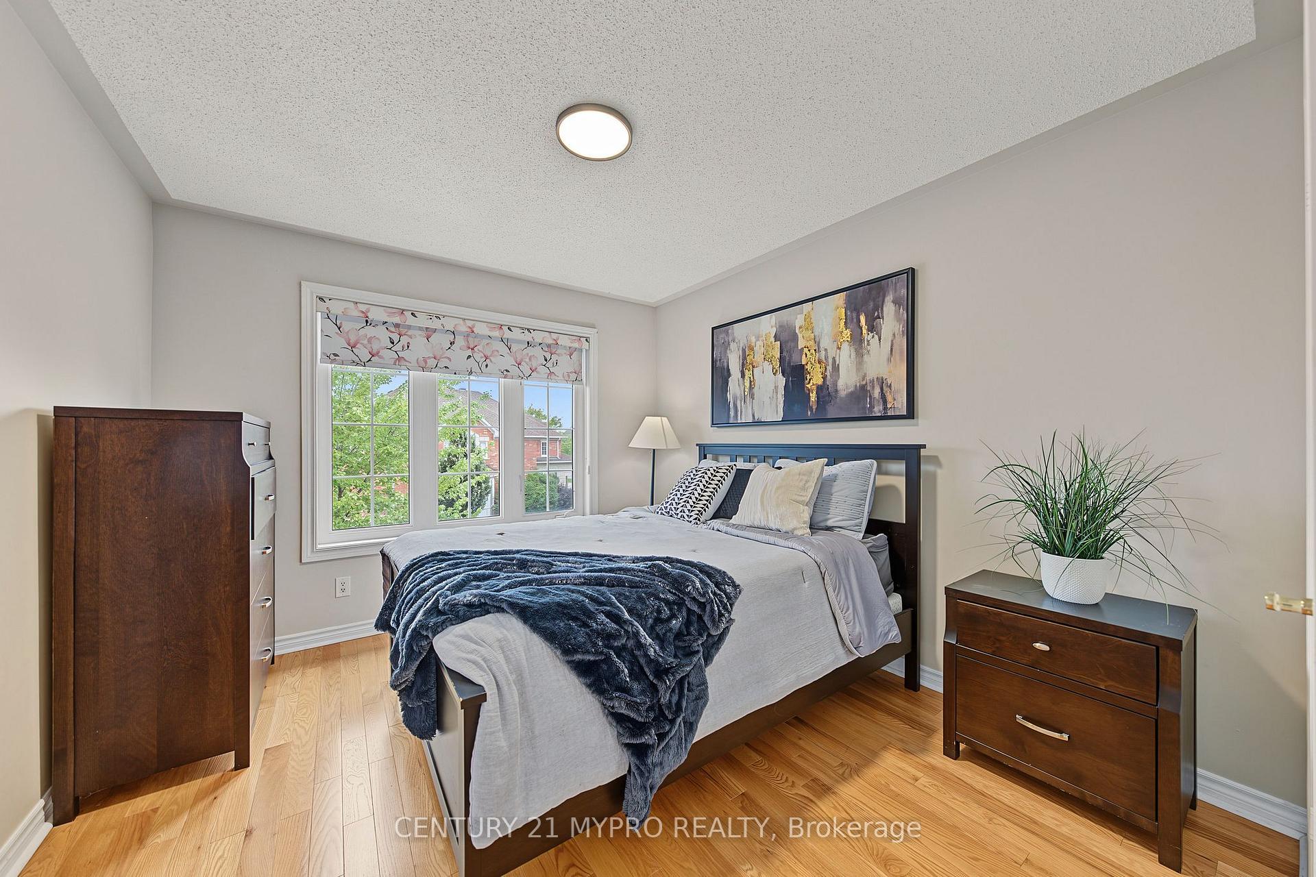 Photo 32 of 1371 Kestell Boulevard, Oakville, Joshua Creek — HOMEH