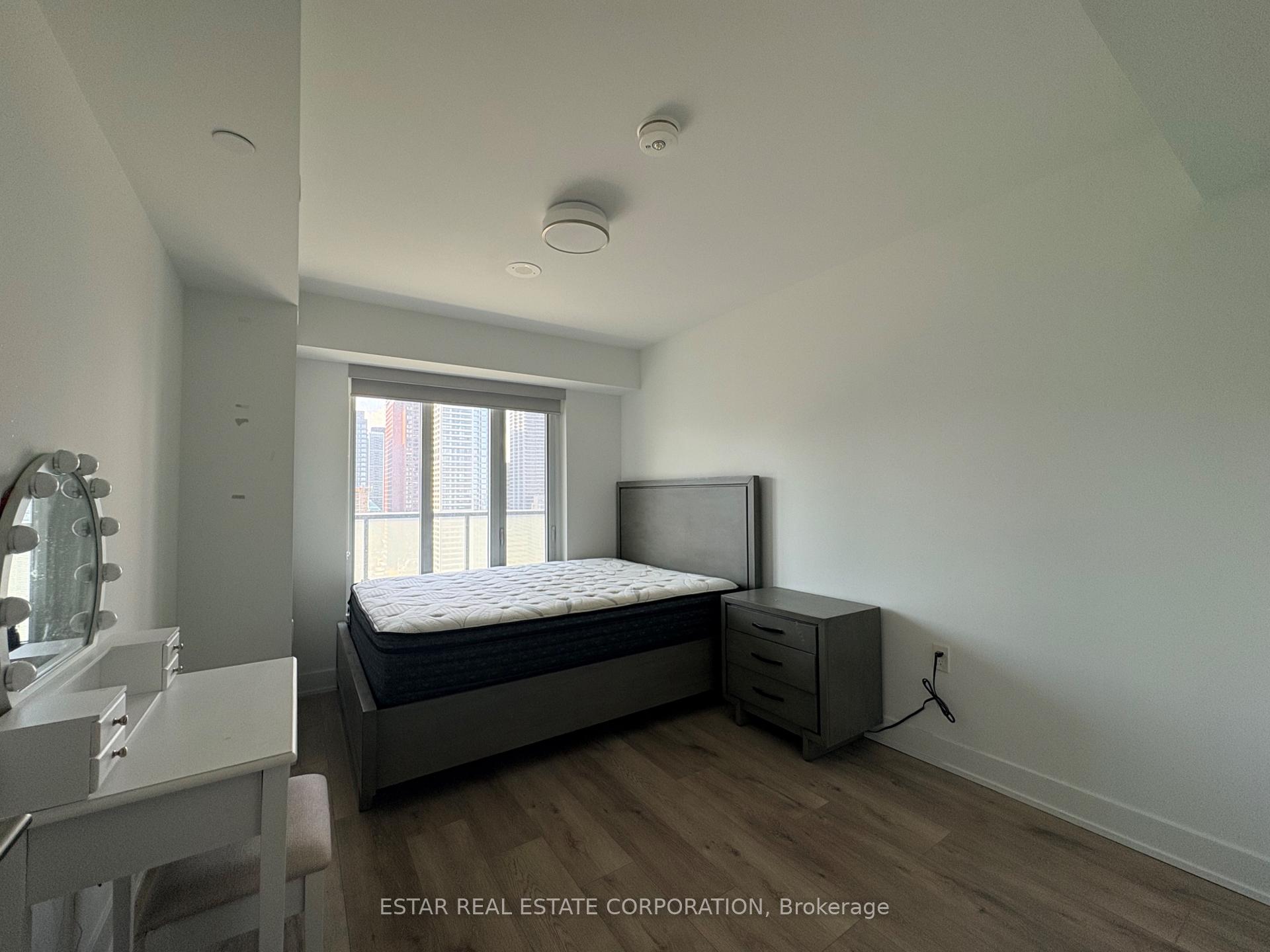 Photo 7 of Unit 1811, 575 Bloor Street, Toronto, North St. James Town — HOMEH