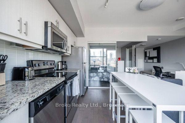 Photo 10 of Unit PH03, 10 Willison Square, Toronto, Kensington-Chinatown — HOMEH