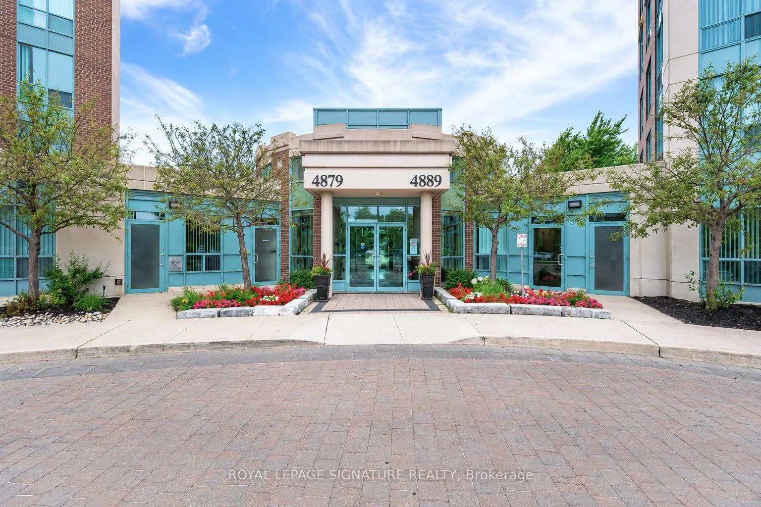 Photo of Unit 902, 4879 Kimbermount Avenue