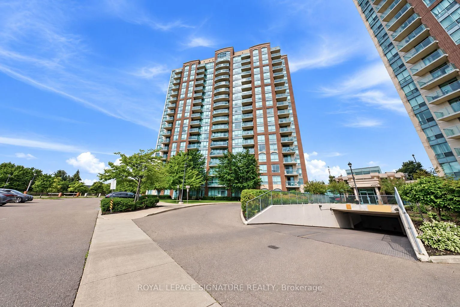 Photo 10 of Unit 902, 4879 Kimbermount Avenue, Mississauga, Central Erin Mills — HOMEH