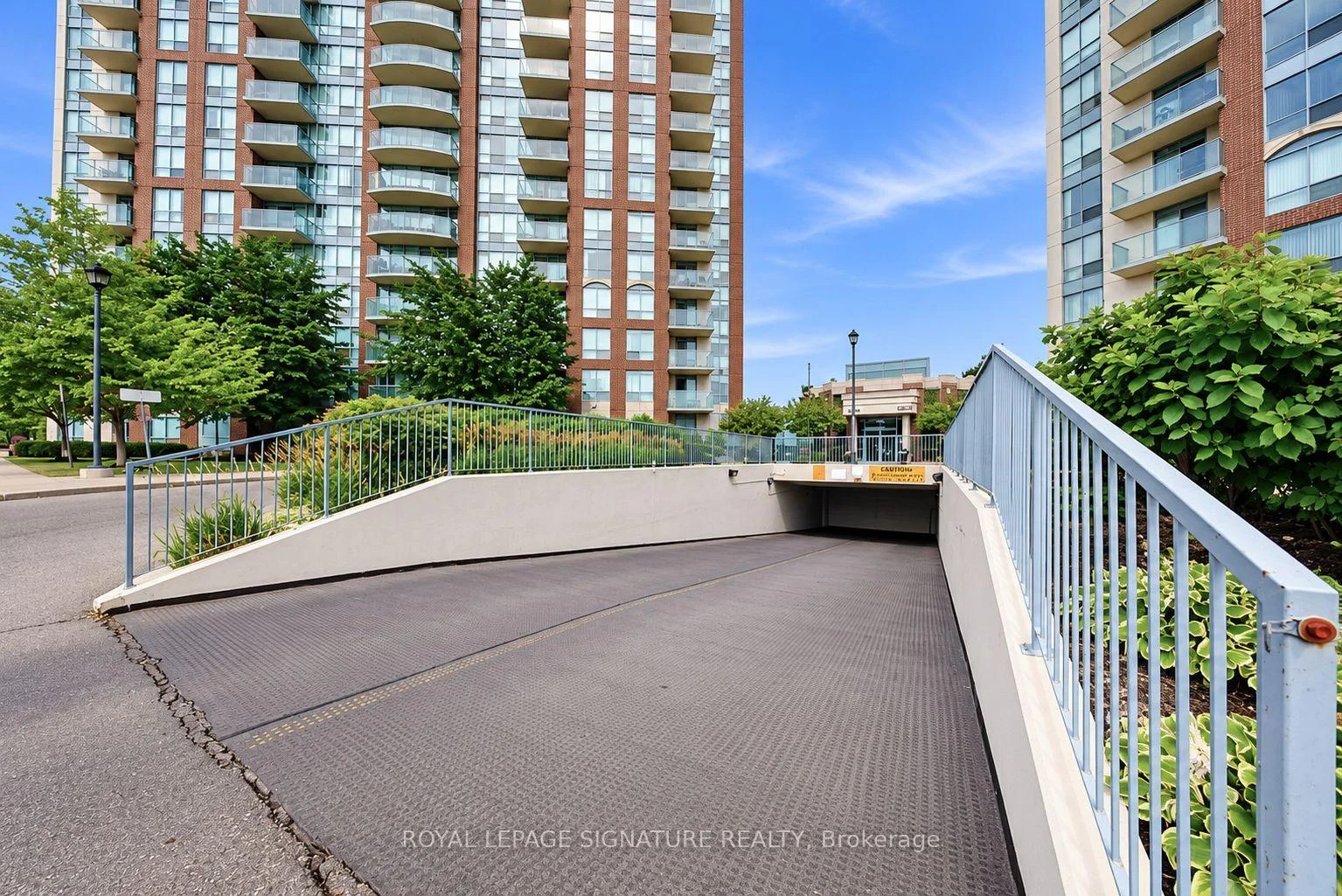 Photo 12 of Unit 902, 4879 Kimbermount Avenue, Mississauga, Central Erin Mills — HOMEH