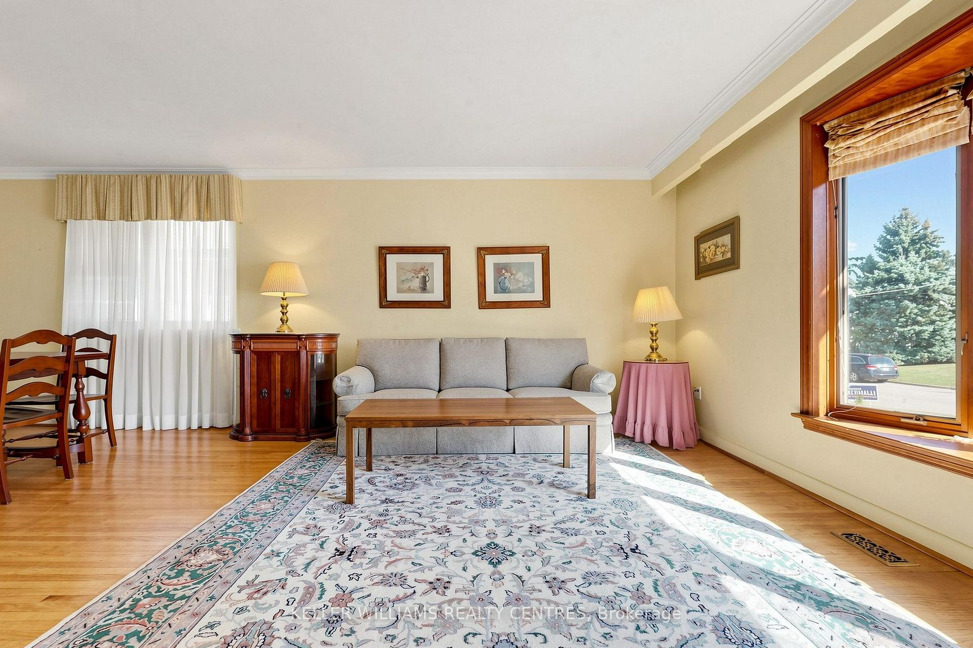 Photo 4 of 369 Osiris Drive, Richmond Hill, Crosby — HOMEH
