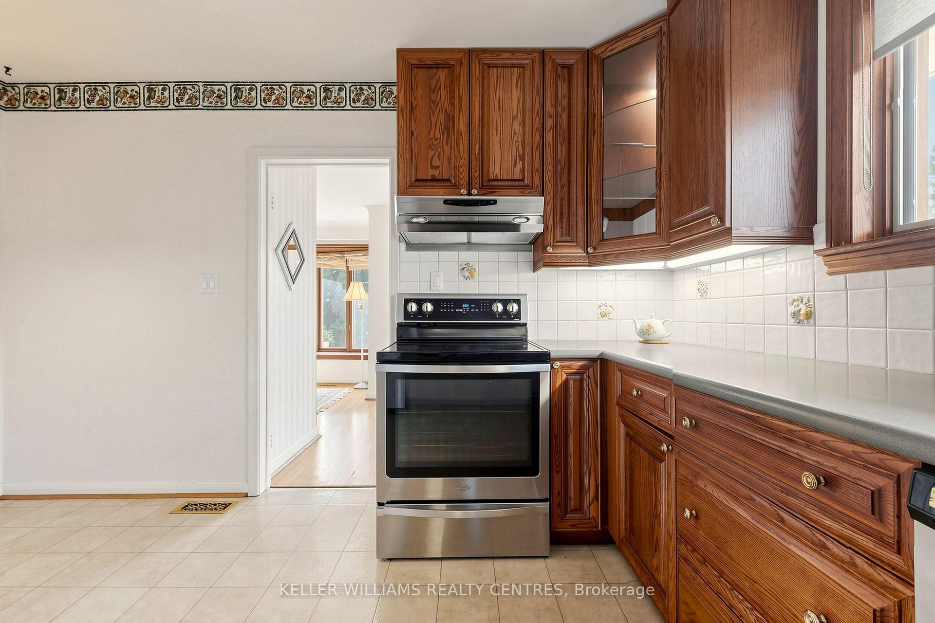 Photo 11 of 369 Osiris Drive, Richmond Hill, Crosby — HOMEH