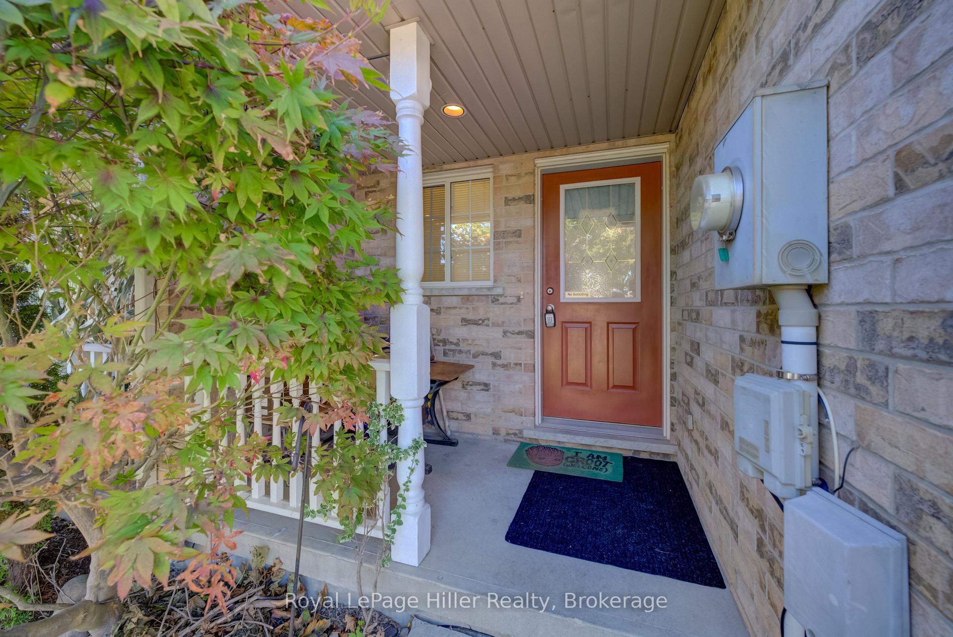 Photo 3 of 162 Athlone Crescent, Stratford — HOMEH