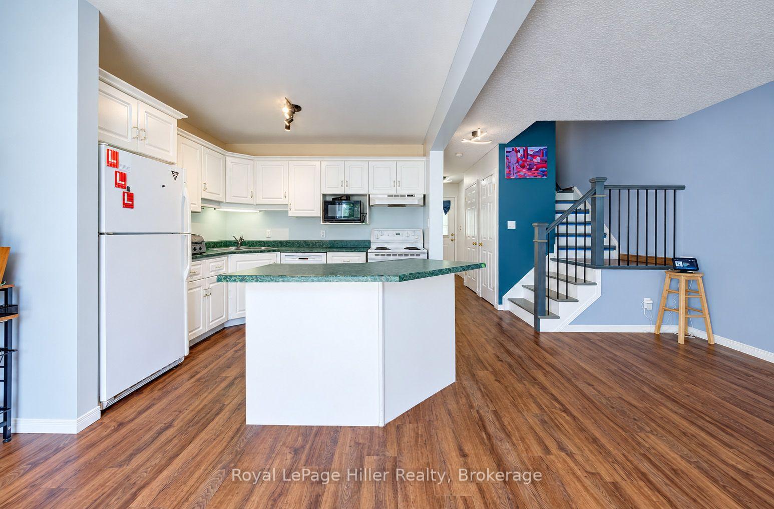 Photo 9 of 162 Athlone Crescent, Stratford — HOMEH