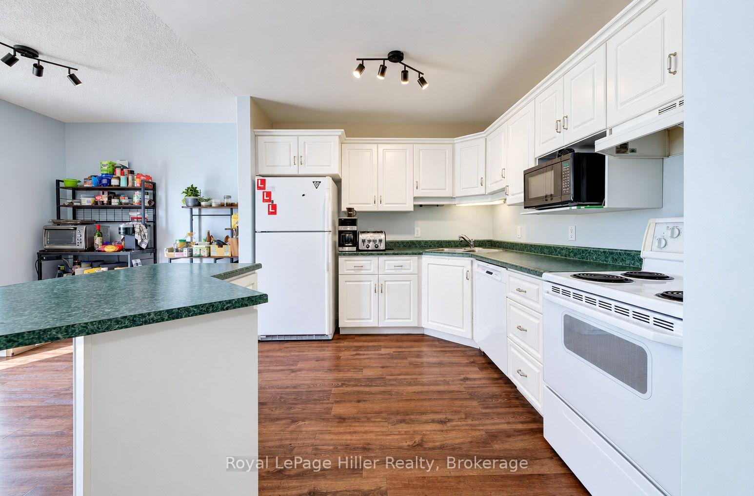 Photo 11 of 162 Athlone Crescent, Stratford — HOMEH