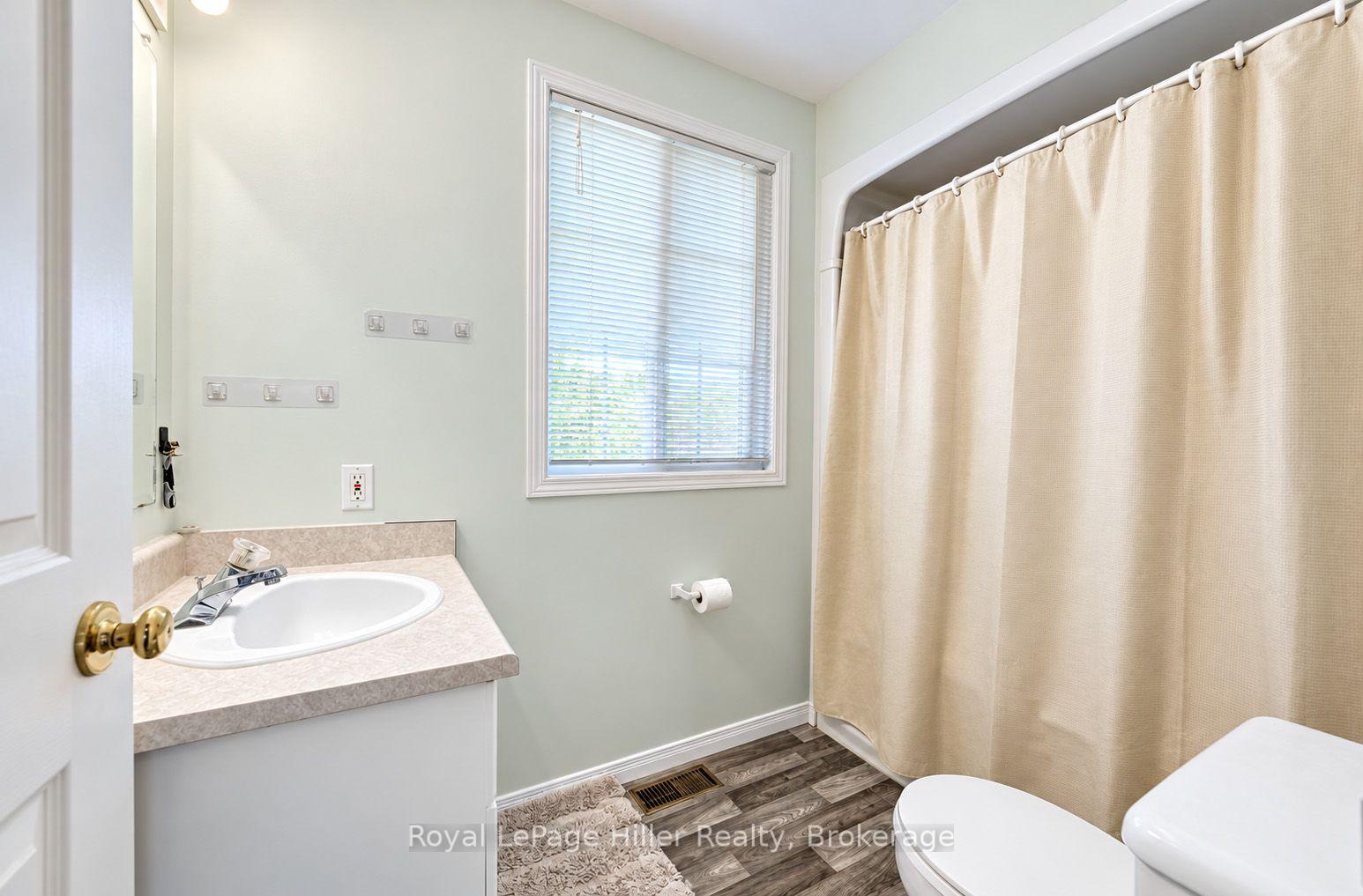 Photo 13 of 162 Athlone Crescent, Stratford — HOMEH