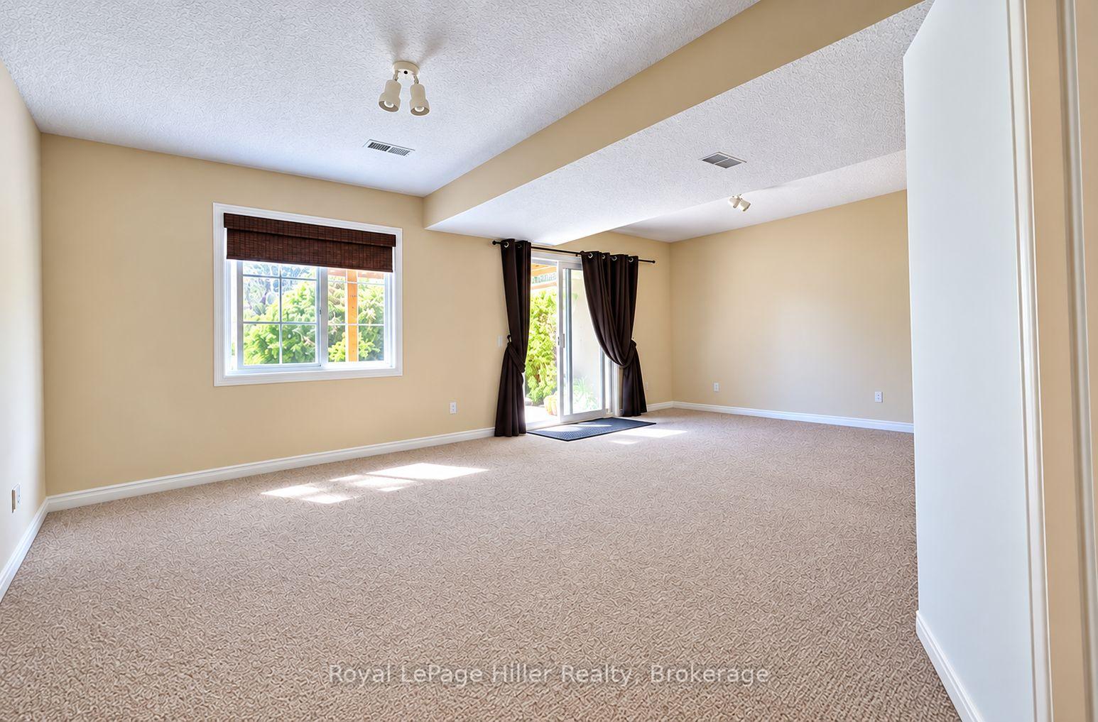 Photo 19 of 162 Athlone Crescent, Stratford — HOMEH