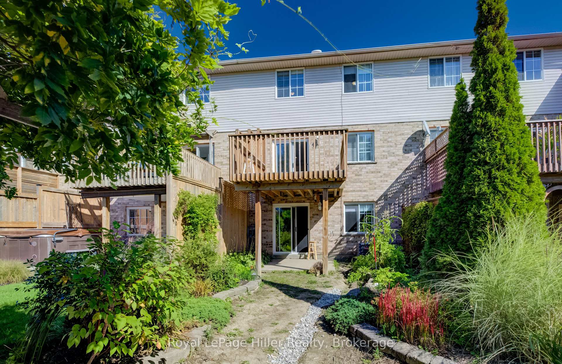 Photo 26 of 162 Athlone Crescent, Stratford — HOMEH