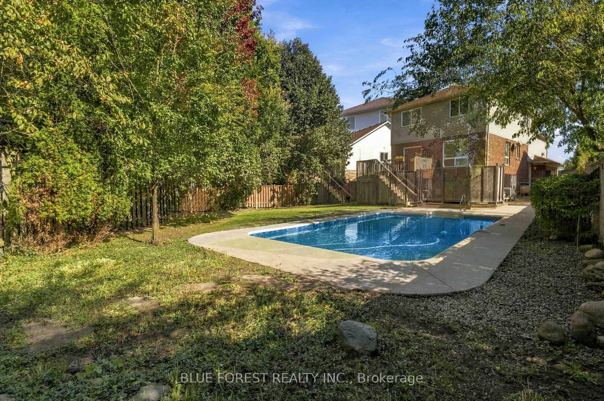 Photo 2 of 763 Redoak Place, London, North M — HOMEH