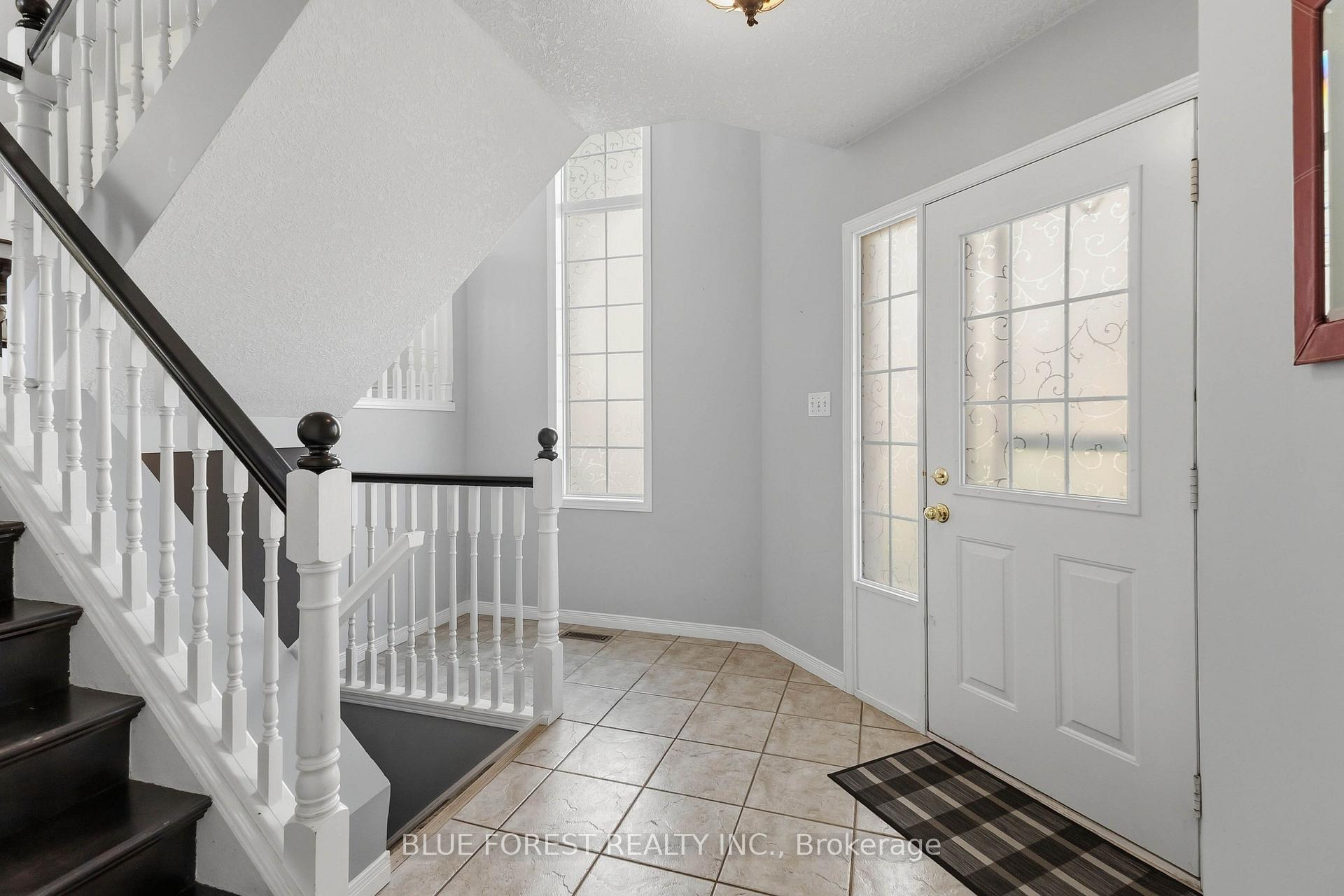 Photo 3 of 763 Redoak Place, London, North M — HOMEH
