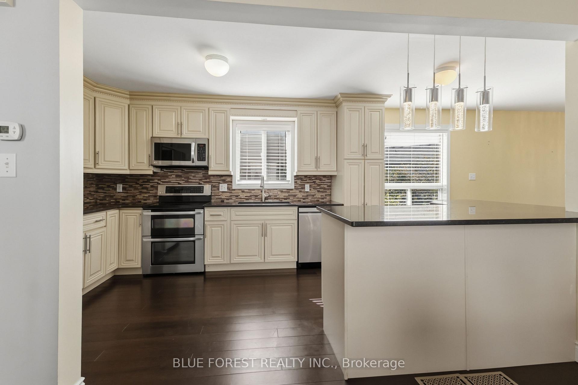 Photo 4 of 763 Redoak Place, London, North M — HOMEH