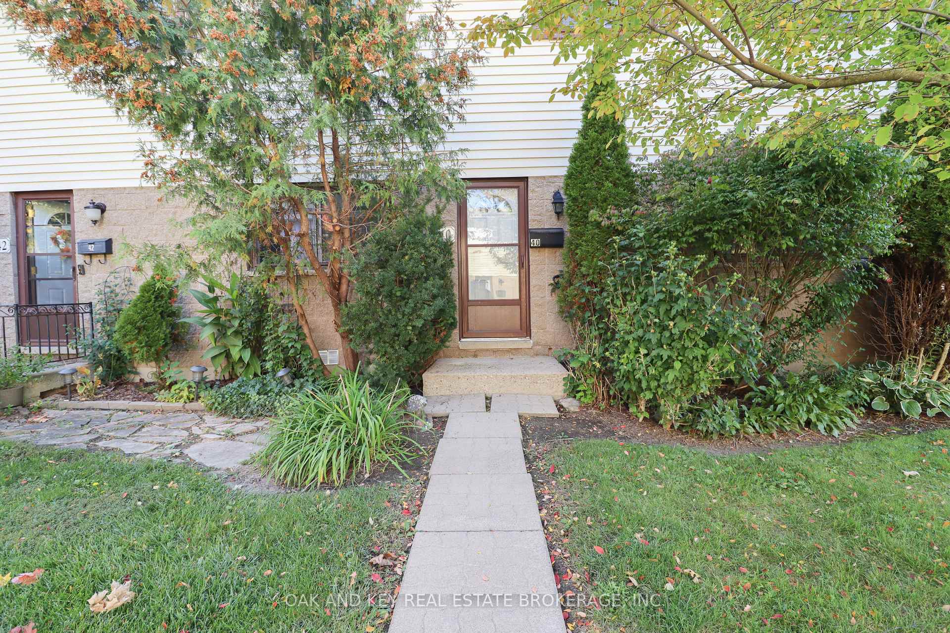 Photo 3 of Unit 40, 825 Dundalk Drive, London, South Q — HOMEH