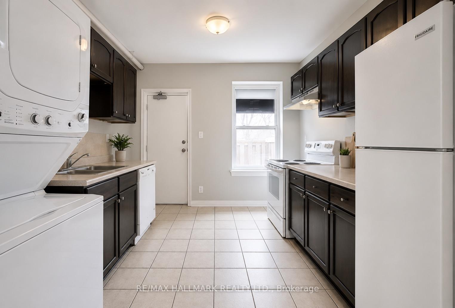 Photo 4 of 340-342 Barton Street E, Hamilton, Landsdale — HOMEH