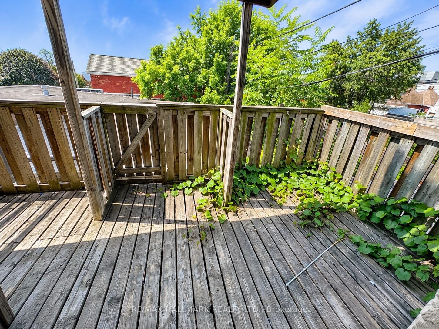 Photo 11 of 340-342 Barton Street E, Hamilton, Landsdale — HOMEH