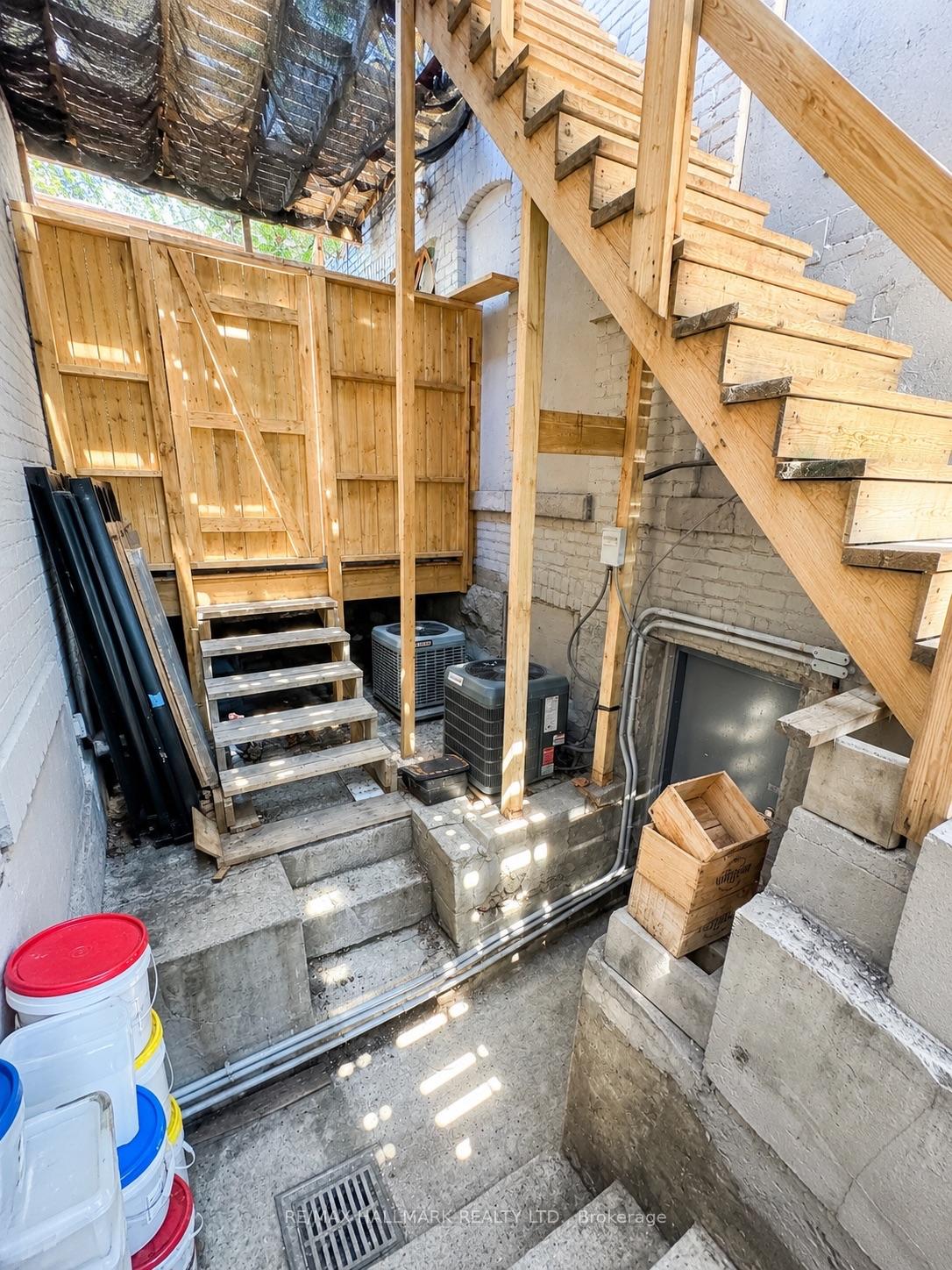 Photo 12 of 340-342 Barton Street E, Hamilton, Landsdale — HOMEH