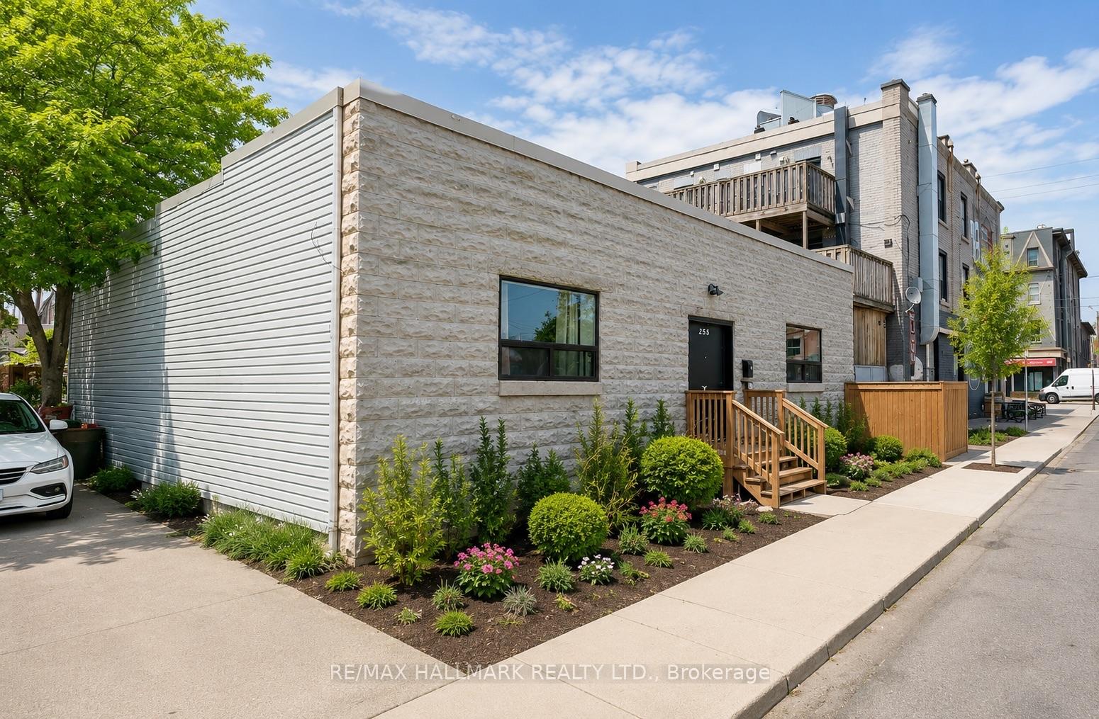 Photo 17 of 340-342 Barton Street E, Hamilton, Landsdale — HOMEH