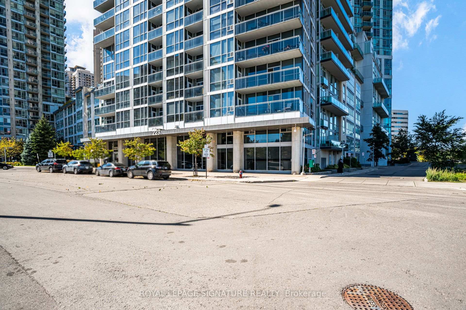 Photo 4 of Unit 1611, 223 Webb Drive, Mississauga, City Centre — HOMEH