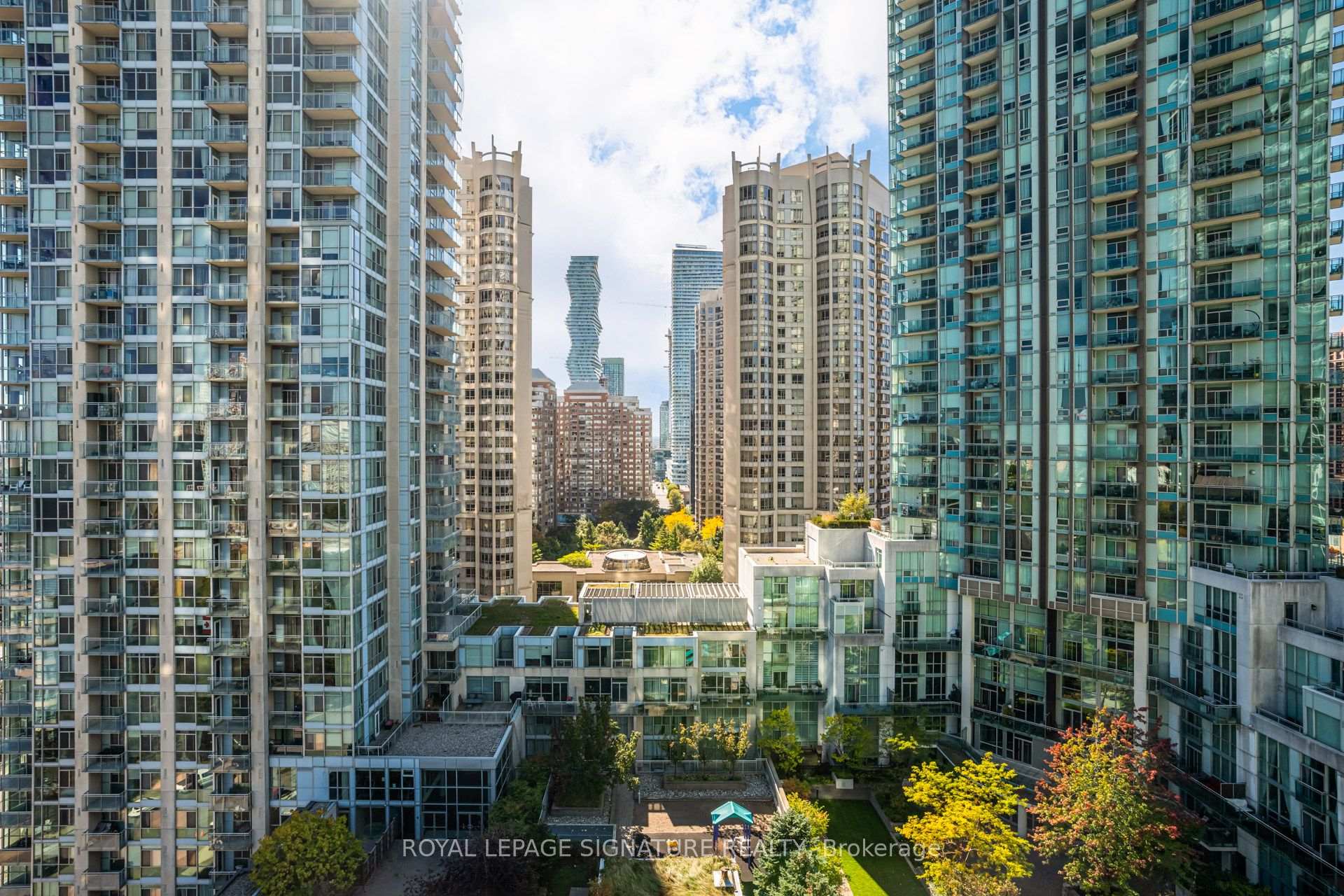 Photo 46 of Unit 1611, 223 Webb Drive, Mississauga, City Centre — HOMEH