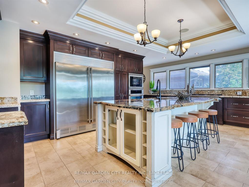 Photo 9 of 28 Marsdale Drive, St. Catharines, Glendale/Glenridge — HOMEH