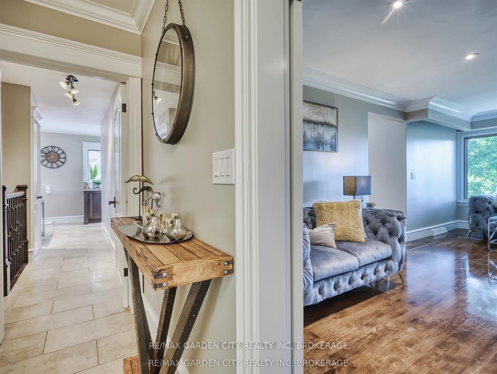 Photo 16 of 28 Marsdale Drive, St. Catharines, Glendale/Glenridge — HOMEH