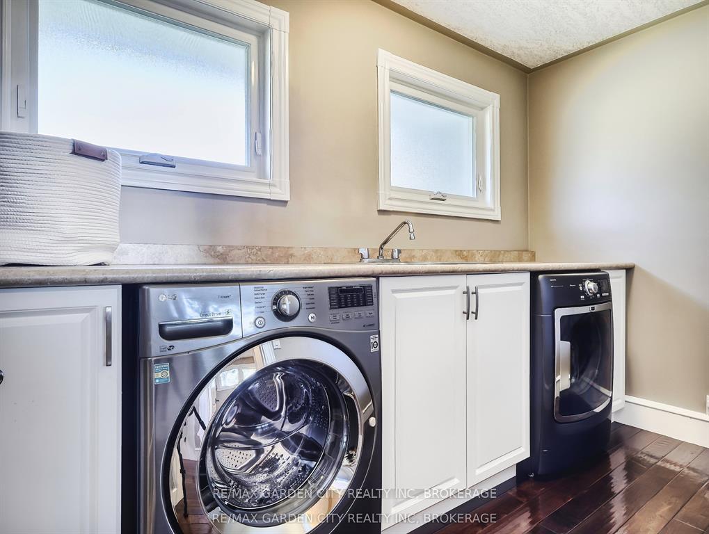 Photo 20 of 28 Marsdale Drive, St. Catharines, Glendale/Glenridge — HOMEH
