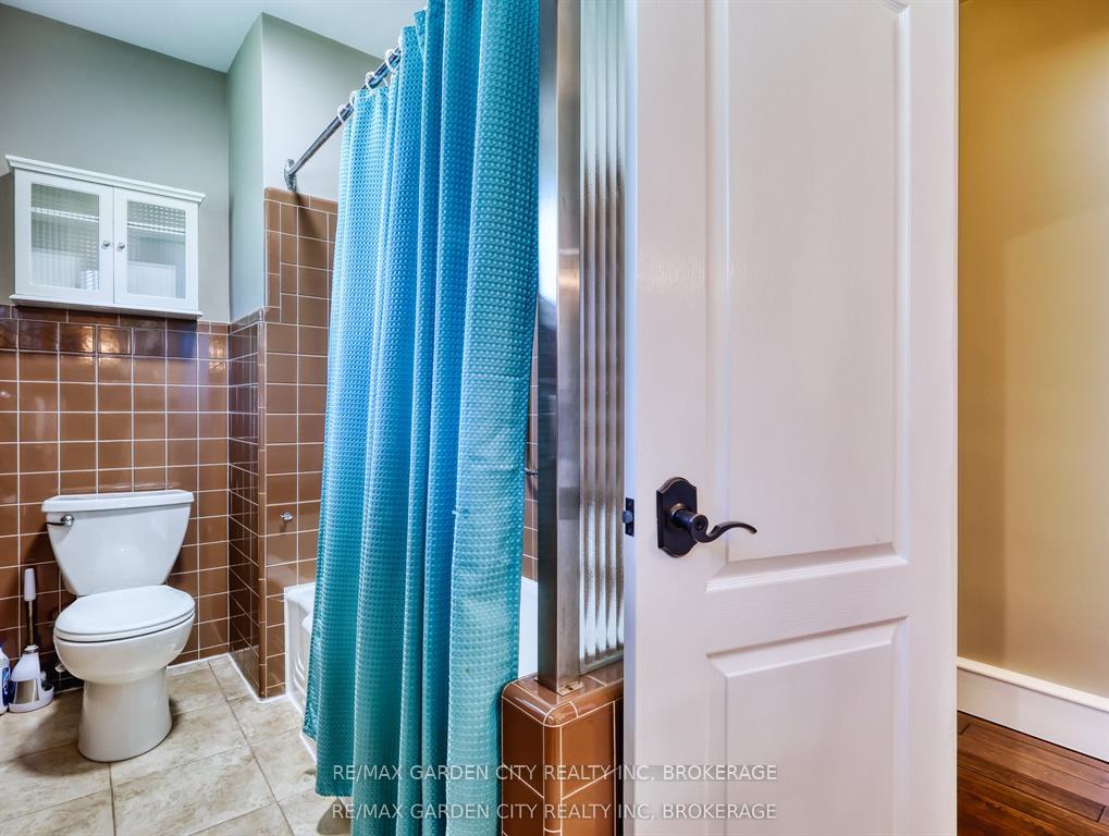 Photo 24 of 28 Marsdale Drive, St. Catharines, Glendale/Glenridge — HOMEH