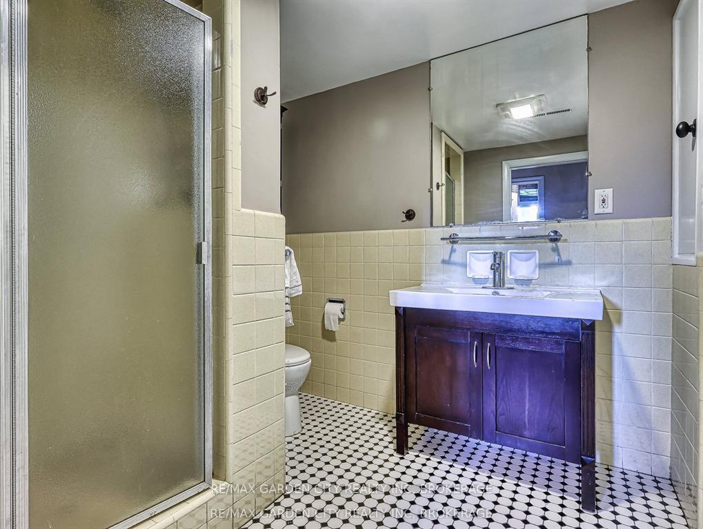 Photo 35 of 28 Marsdale Drive, St. Catharines, Glendale/Glenridge — HOMEH