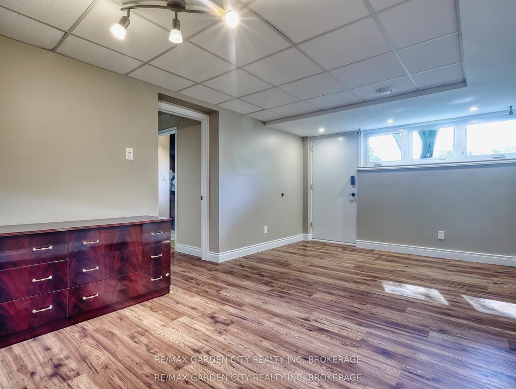 Photo 36 of 28 Marsdale Drive, St. Catharines, Glendale/Glenridge — HOMEH