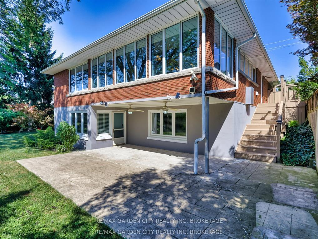 Photo 40 of 28 Marsdale Drive, St. Catharines, Glendale/Glenridge — HOMEH