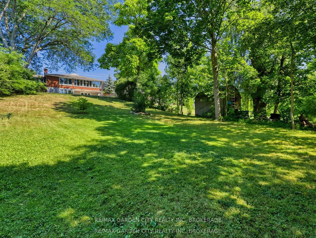 Photo 42 of 28 Marsdale Drive, St. Catharines, Glendale/Glenridge — HOMEH
