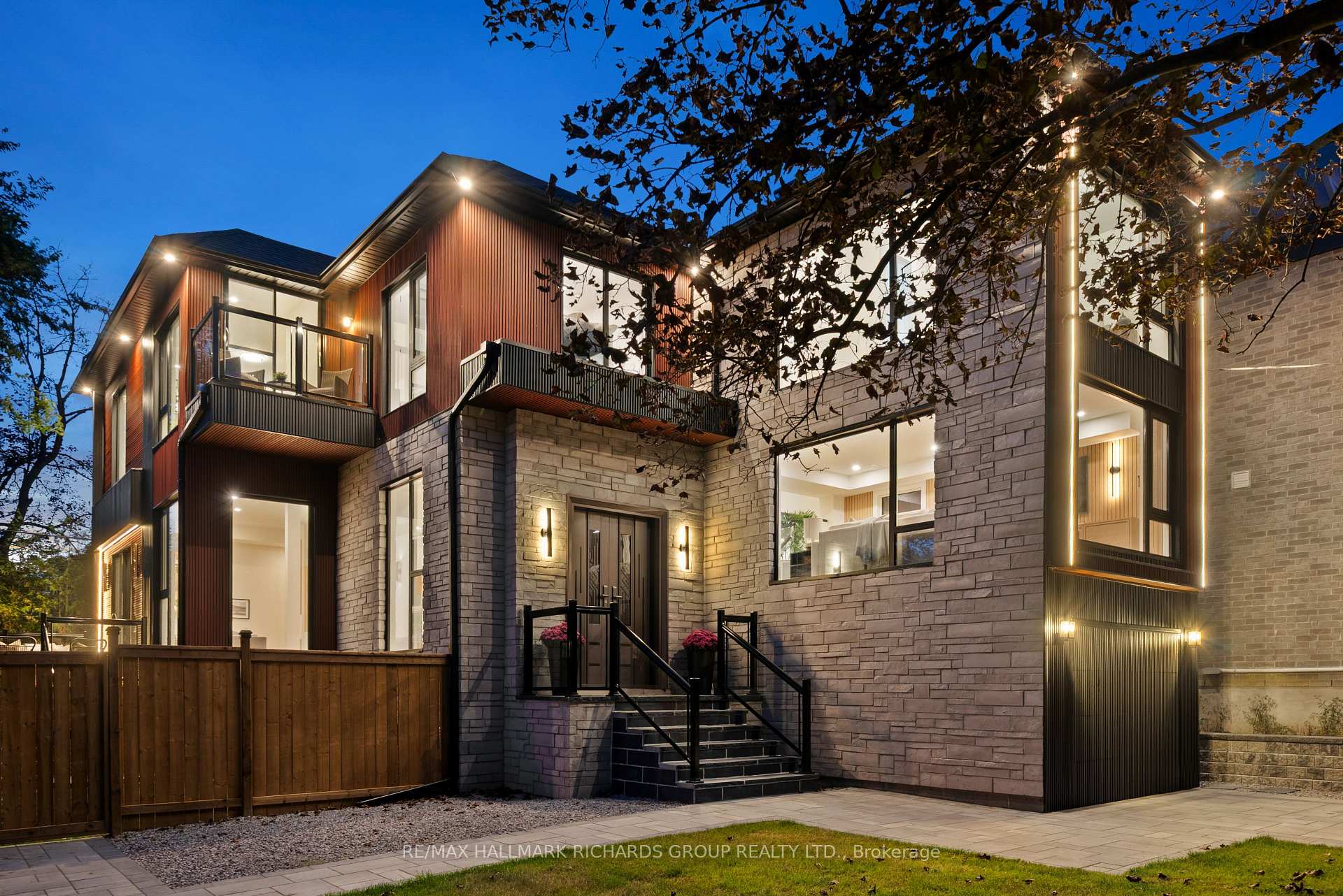 Photo 3 of 44 Sunnypoint Crescent, Scarborough, Cliffcrest — HOMEH