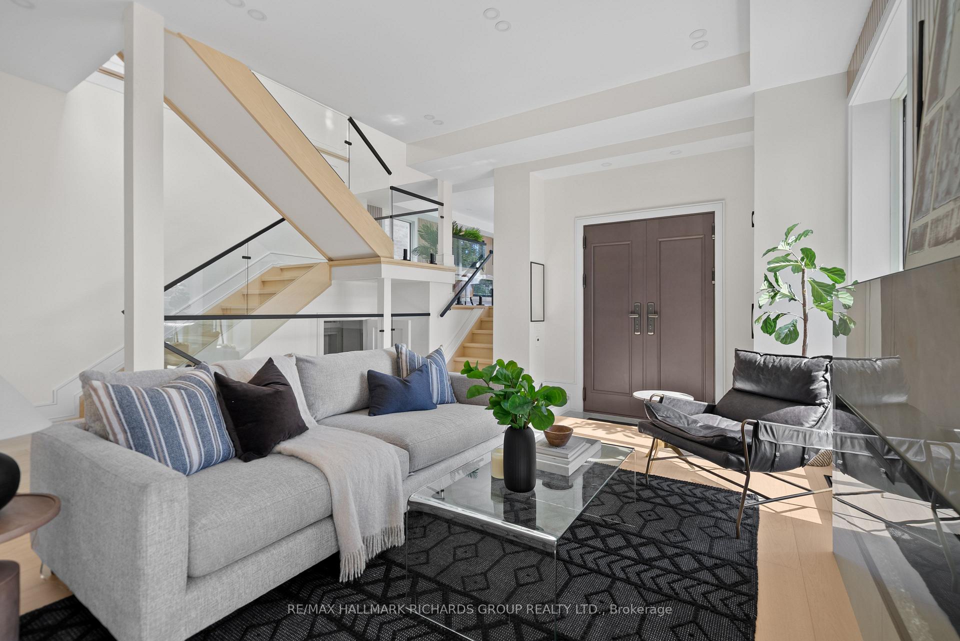 Photo 5 of 44 Sunnypoint Crescent, Scarborough, Cliffcrest — HOMEH