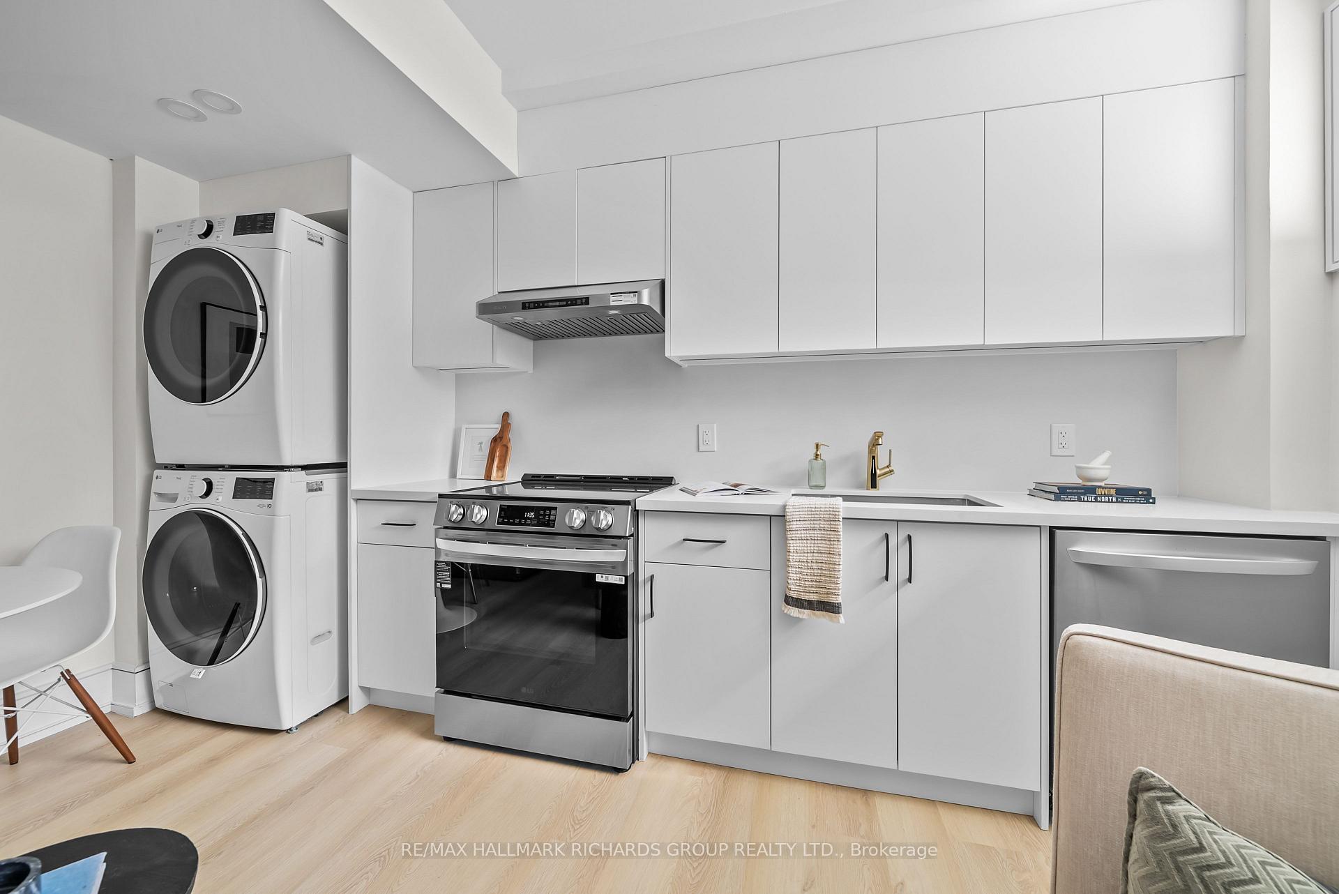 Photo 19 of 44 Sunnypoint Crescent, Scarborough, Cliffcrest — HOMEH