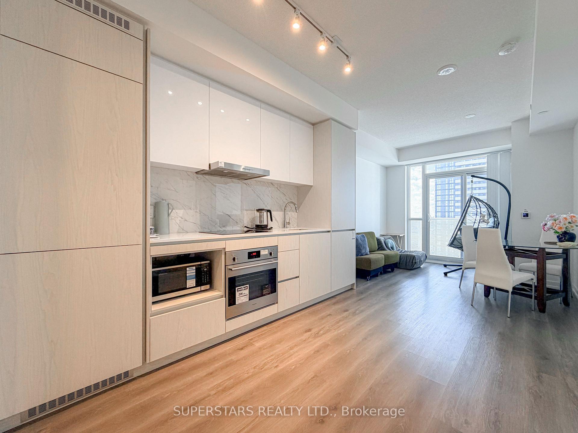 Photo 4 of Unit 2002, 28 Interchange Way, Vaughan, Vaughan Corporate Centre — HOMEH