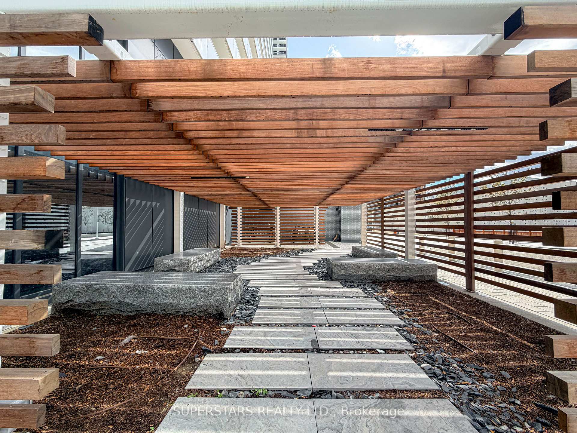 Photo 23 of Unit 2002, 28 Interchange Way, Vaughan, Vaughan Corporate Centre — HOMEH