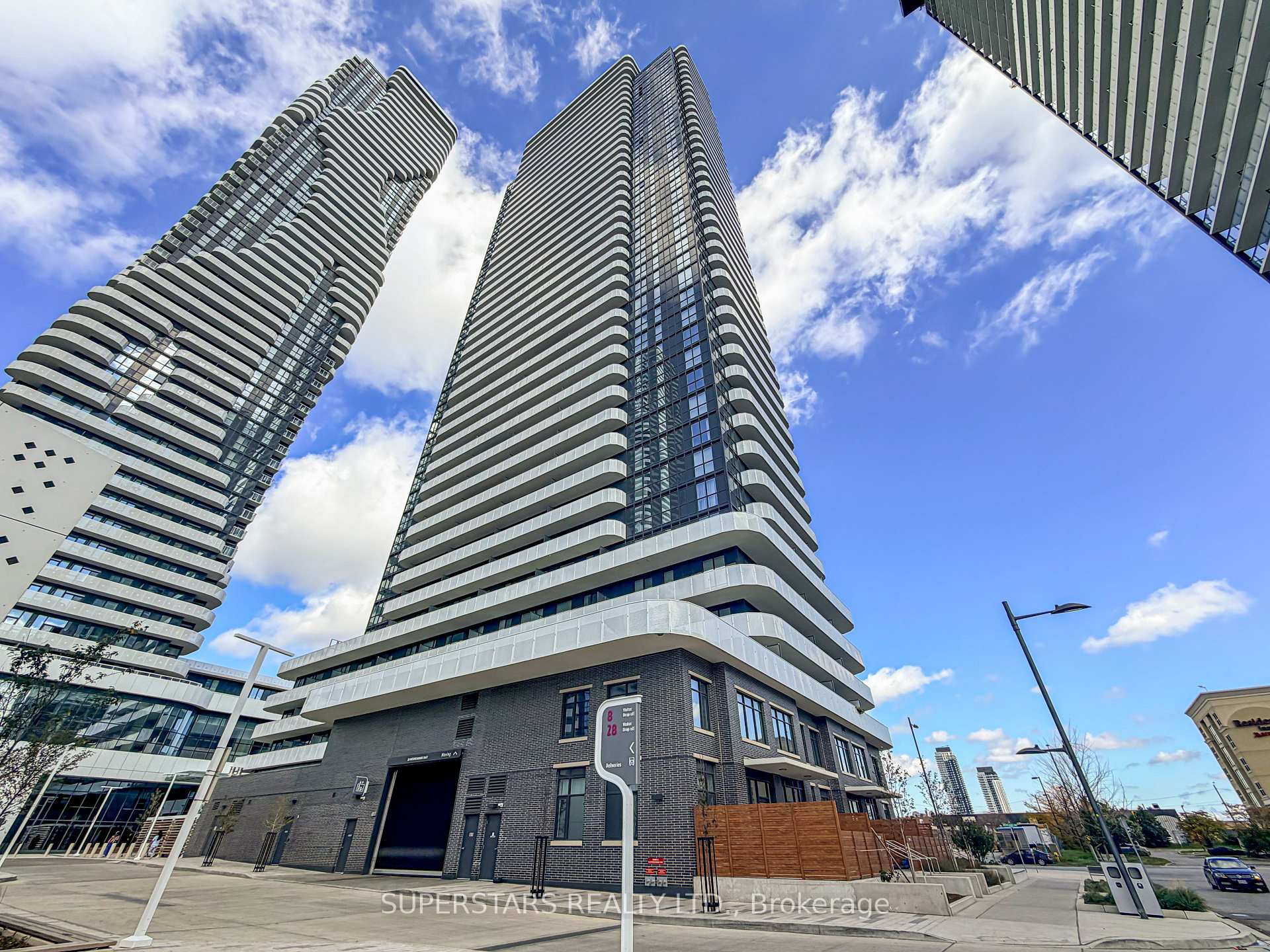 Photo 25 of Unit 2002, 28 Interchange Way, Vaughan, Vaughan Corporate Centre — HOMEH