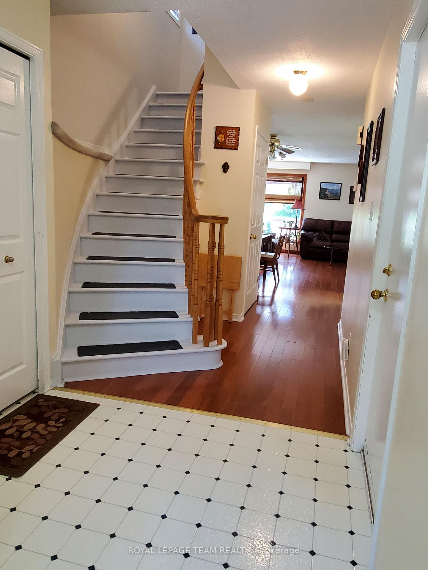 Photo 2 of 61 Mcgibbon Drive, Ottawa, Kanata - Katimavik — HOMEH