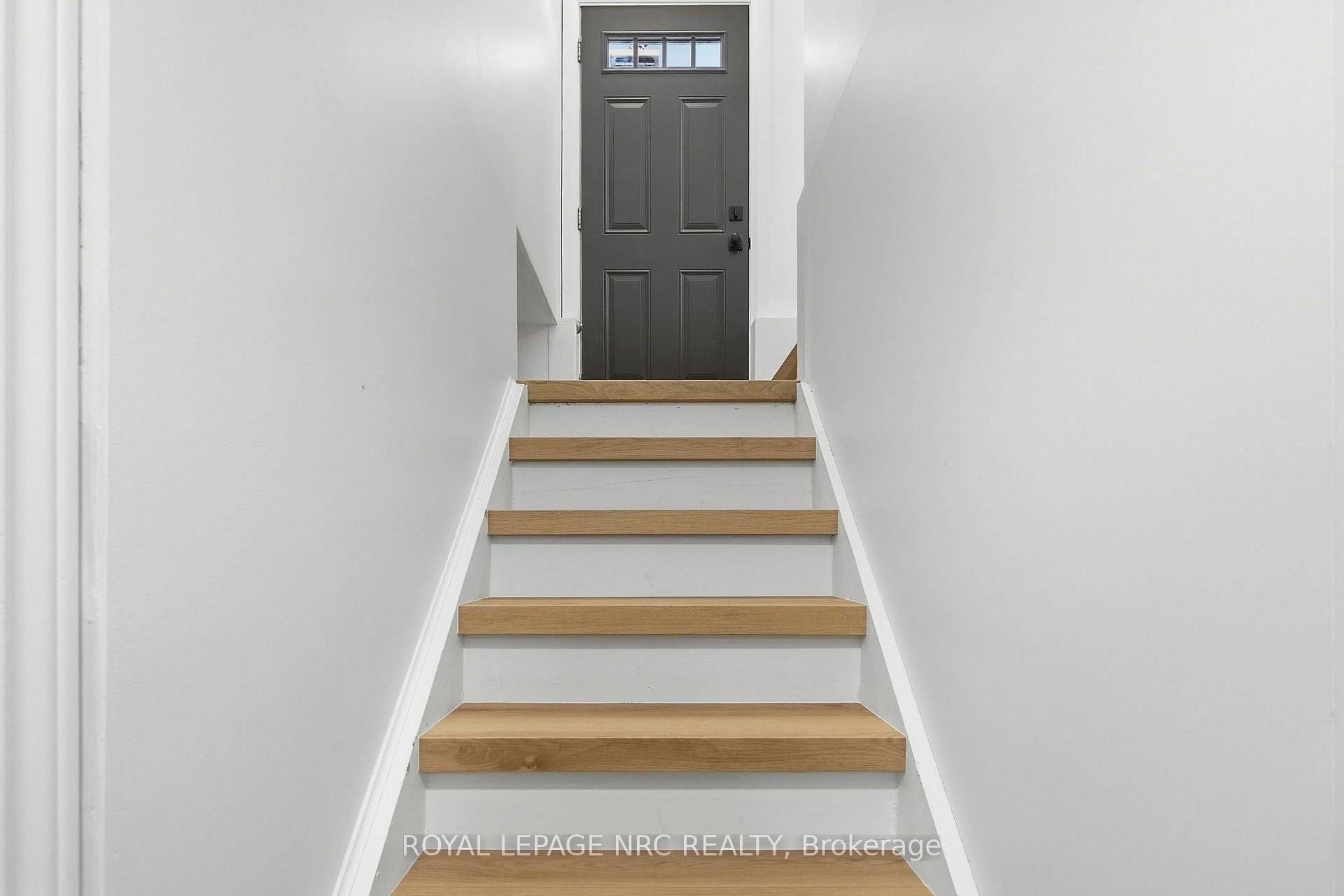 Photo 16 of 106 Jacobson Avenue, St. Catharines, Glendale/Glenridge — HOMEH