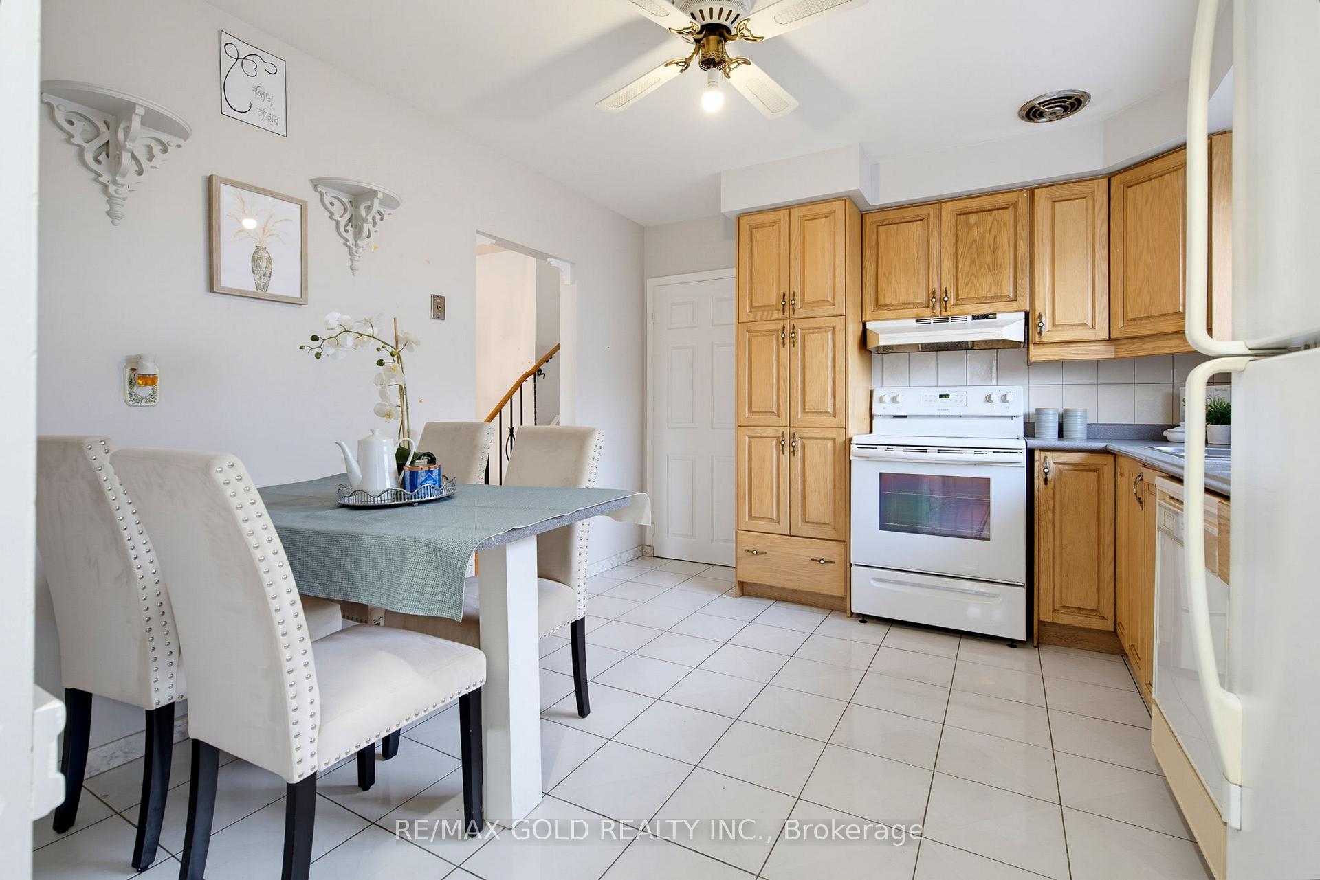 Photo 5 of 64 Doncaster Road, Brampton, Southgate — HOMEH