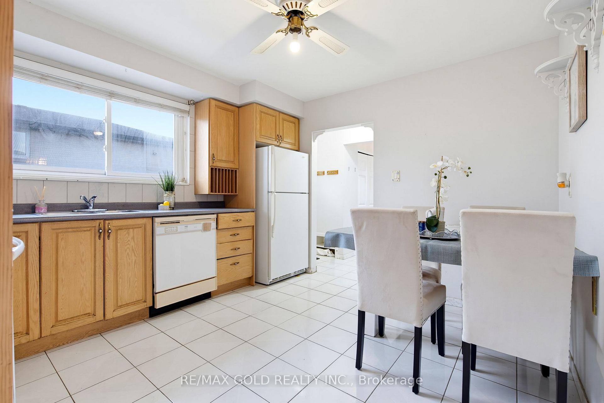 Photo 6 of 64 Doncaster Road, Brampton, Southgate — HOMEH