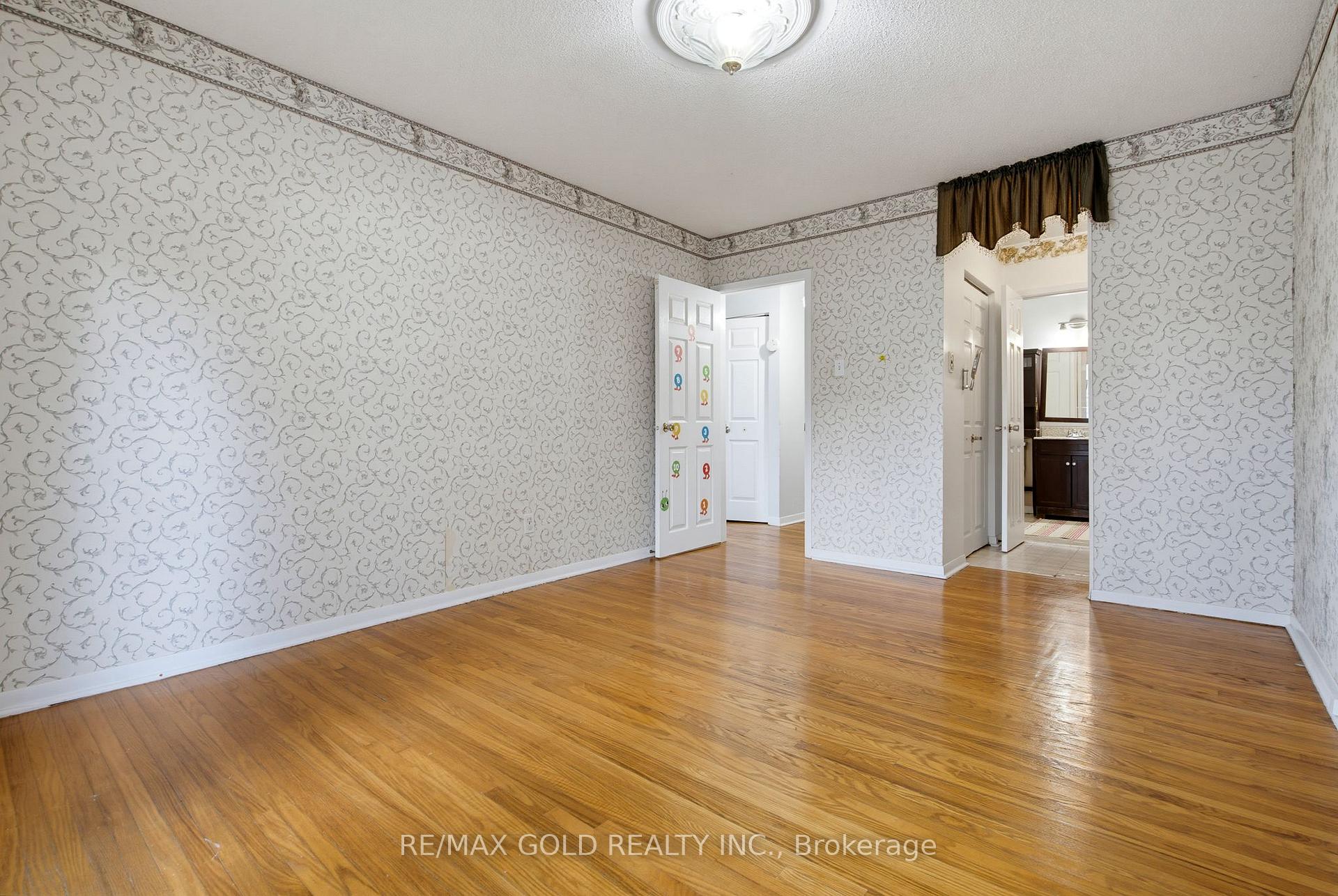 Photo 9 of 64 Doncaster Road, Brampton, Southgate — HOMEH