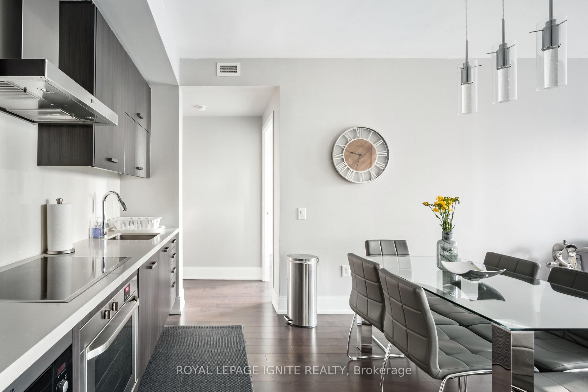 Photo 2 of Unit 828, 560 Front Street W, Toronto, Waterfront Communities — HOMEH