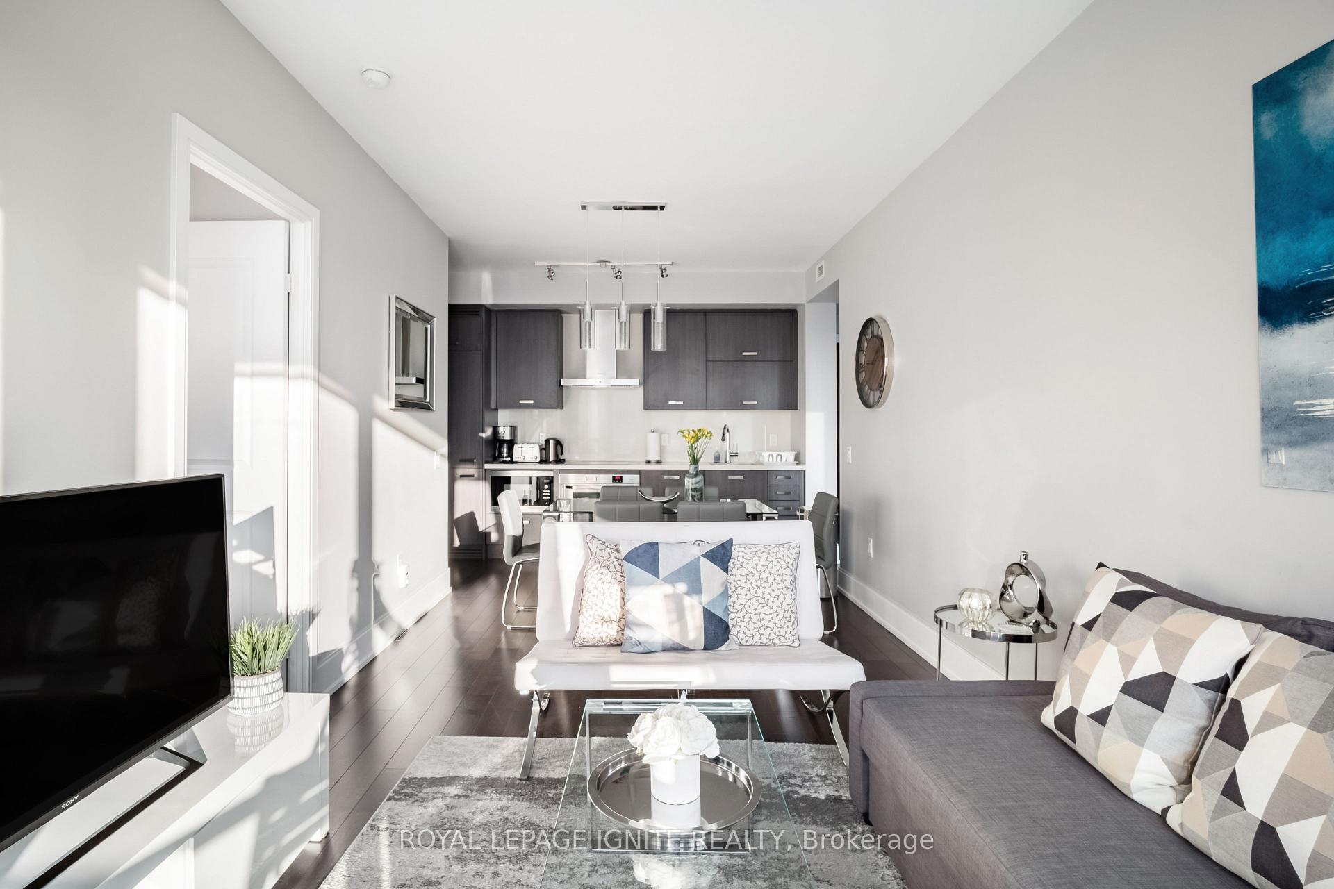 Photo 6 of Unit 828, 560 Front Street W, Toronto, Waterfront Communities — HOMEH
